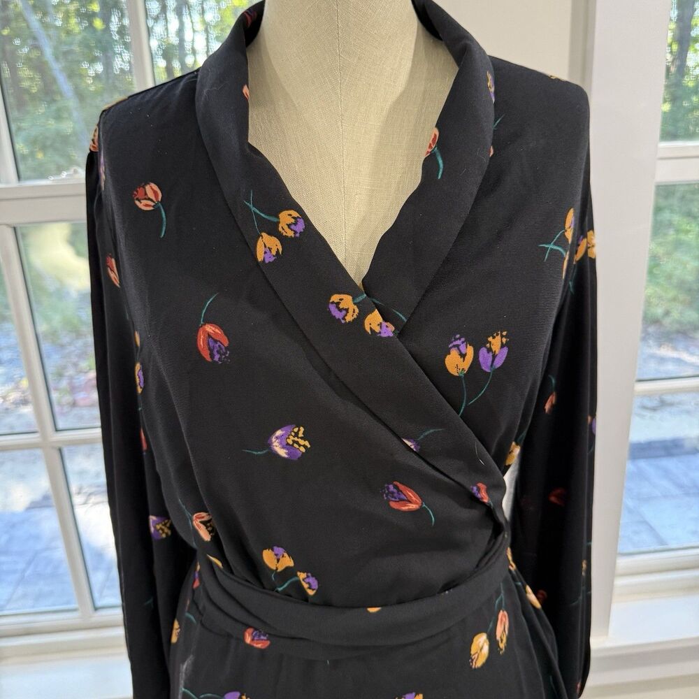 Cabi Divine Floral Full True Wrap Dress Womans Large Black Floral Smocked Wrists - Picture 3 of 10